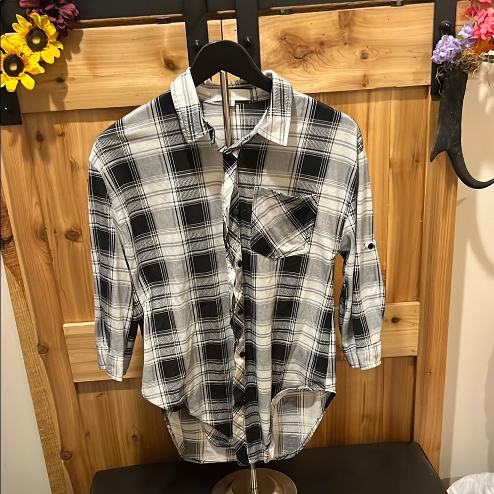 Eden & Olivia Black and White Plaid Button Down Shirt